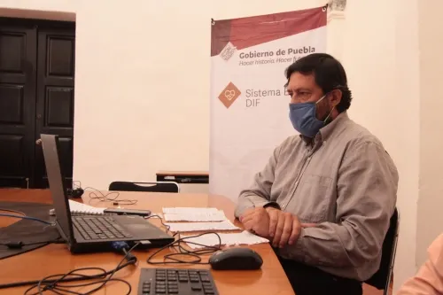 En conversatorio del SEDIF, especialistas piden replantear la dinámica familiar