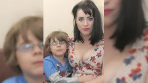 Niño sufre bullying proque su mamá se viste como Katy Perry
