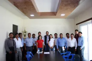 Néstor Camarillo cumple con entrega de participaciones a comunidades