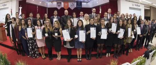 64 alumnos de la Red de Universidades Anáhuac reciben el Premio Ceneval