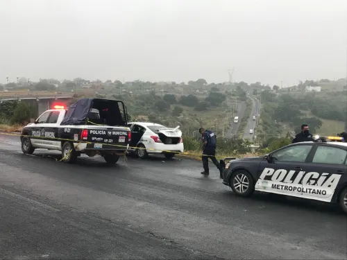 Roban tráileres y dejan heridos a escoltas en Periférico