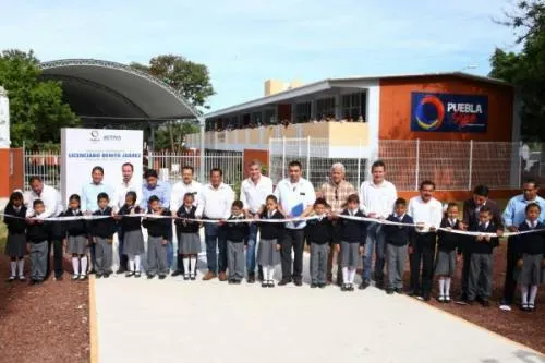Entrega Tony Gali obras de reconstrucción y apoyos al campo en Chietla
