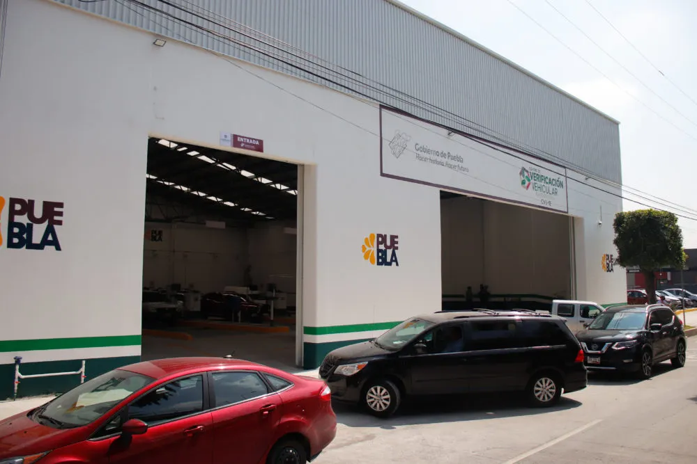 Primer día de Verificación Vehicular en Puebla resultó todo un caos