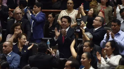 Diputados aprueban la reforma educativa; va al Senado