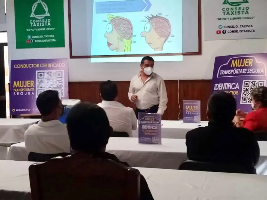 Con capacitaciones, SMT promueve inclusión y equidad en servicios de taxi