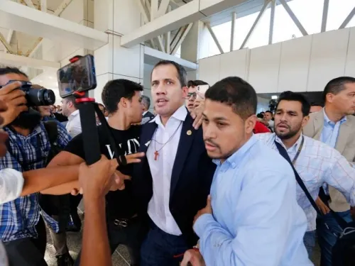 Maduro sanciona a aerolínea en la que viajó Guaidó