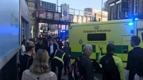 Atentado con bomba casera en metro de Londres deja 22 heridos