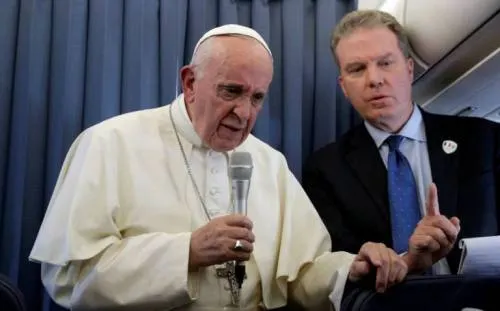Papa Francisco recomienda tratar la homosexualidad con un psiquiatra