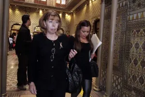 En caso de Karla López podría intervenir embajada española; piden a RMV no dar carpetazo