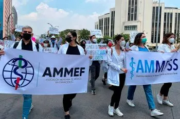 Médicos pasantes marchan para exigir mayor seguridad al Gobierno federal