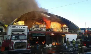 Se registra incendio en Central de Abastos del DF