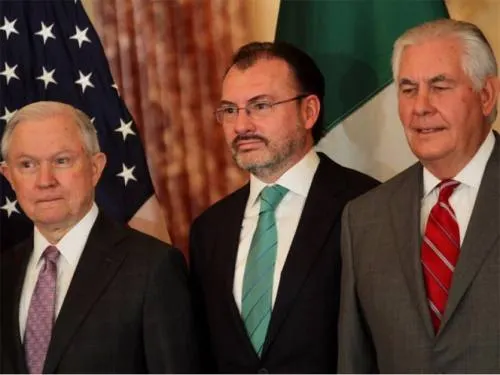 Videgaray y Tillerson abordan estrategia de combate al narco
