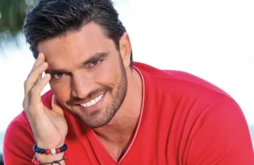 Julián Gil celebra 50 años de vida con carrera y caminata virtual