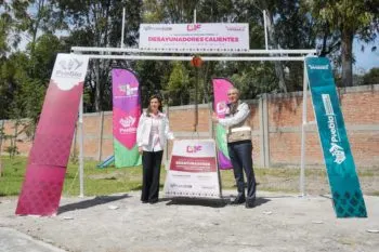 MariElise Budib y Pepe Chedraui colocan primera piedra de desayunadores escolares transitorios