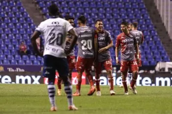 ¡Mal y de malas para la franja! El Club Puebla no pudo aguantar su ventaja y sumó su segunda derrota del torneo