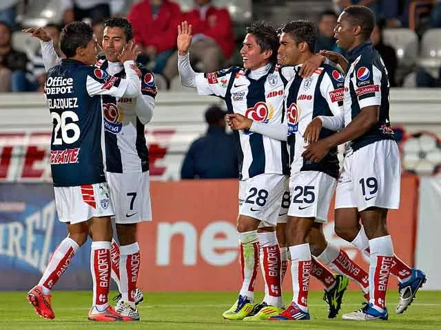 Pachuca aplasta a Leones Negros 3-0