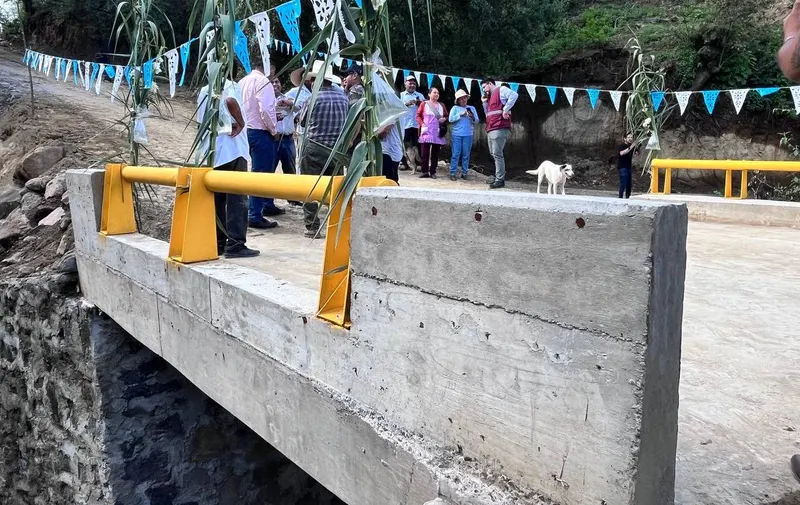 Gobierno de Ariadna Ayala contribuye a mejorar la movilidad en caminos rurales