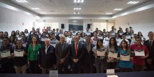 Entrega programa Líderes en Desarrollo Santander FUNED 2019 becas a alumnos y exalumnos BUAP