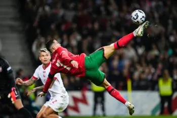 Con gol de chilena de Cristiano Ronaldo, Portugal avanza a cuartos de la UEFA Nations League