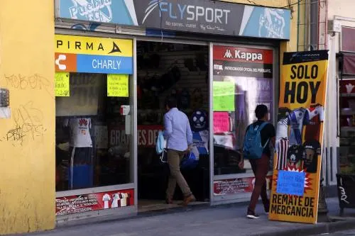 Locatarios del Centro Histórico también instalan sus puestos sobre la vía pública, admitió Ayala