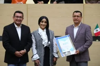 Rosa Isela Sánchez entrega al Congreso de Puebla su informe de actividades