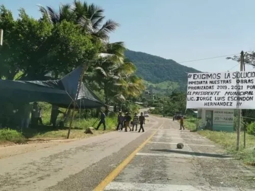 Retienen a 40 soldados en comunidad de Chiapas