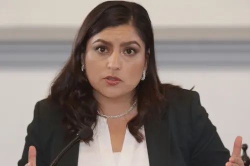 Peniche se quedará atendiendo algunos temas en la administración municipal