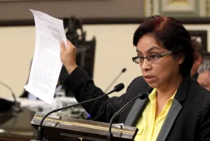 Diputados ganan más de lo que reportan, exhibe PRD