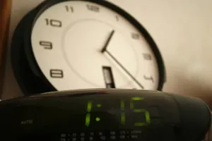 Adelante su reloj una hora, inicia Horario de Verano
