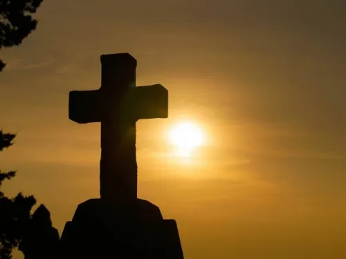 Cae líder religioso tras abusar de más de 20 jóvenes