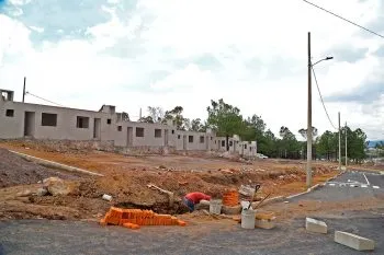 Exigen afectados de Xochimehuacan ´casa grande´ o volver a sus predios