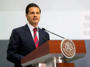 Peña Nieto respalda a empresarios y veta Ley 3de3