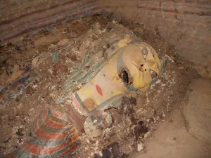 Francia regresará a Egipto piezas arqueológicas