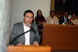 Convocan a diputados inscribirse como donadores de órganos