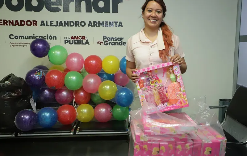 sedif-pue-voluntariado-com-soc-entrega-juguetes