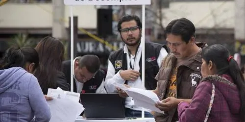 Aumenta el desempleo en México y baja la informalidad en abril