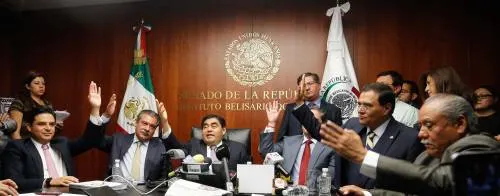 Ratifican a Padierna y 12 senadores cercanos a Barbosa se declaran independientes