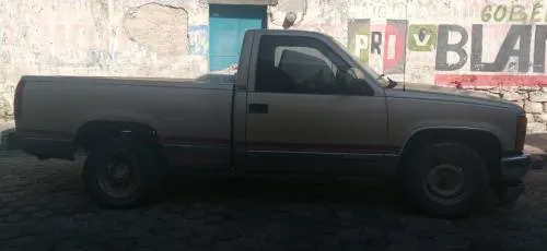 SSP decomisó cuatro camionetas abastecidas con más de 4 mil litros de hidrocarburo