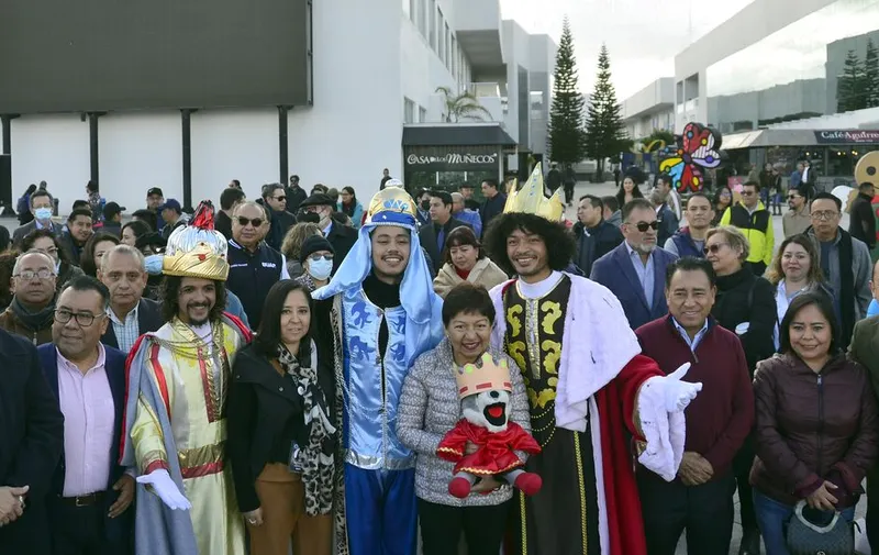 buap-entrega-juguetes-reyes-magos