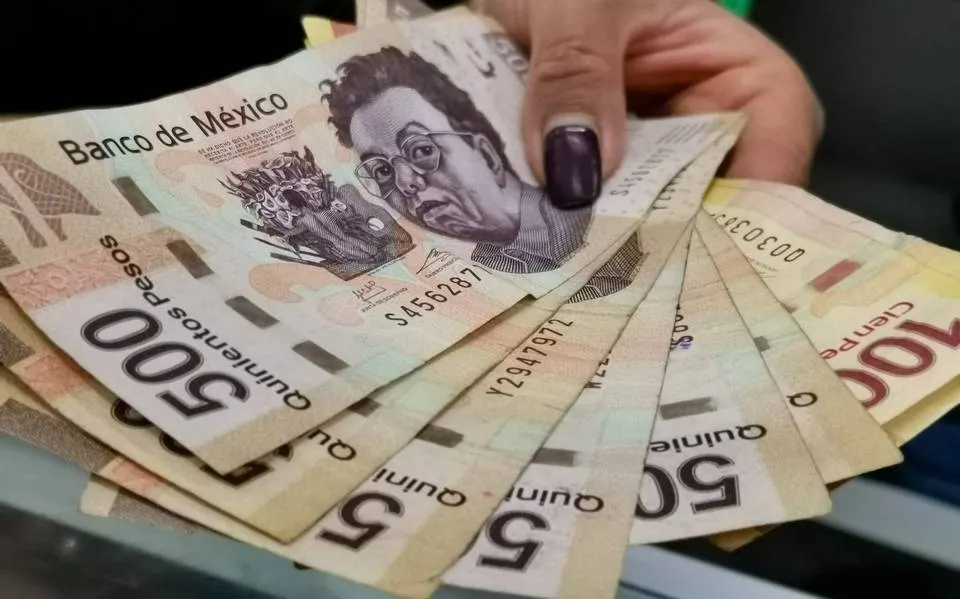 Regidores auxiliares salientes acusan adeudo de bono y salarios