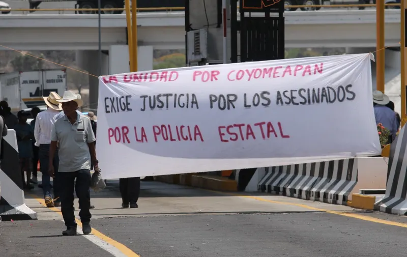Bloqueo tres carreteras