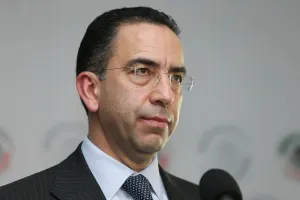 Aprueba Senado licencia de Javier Lozano; su lugar será ocupado por Patricia Leal Islas