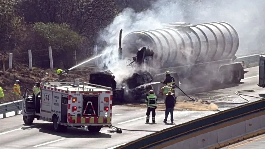 Volcadura Pipa Autopista Mex Pue Km 43