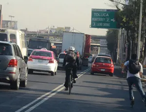 Hoy no circulan autos con engomados rojo y azul