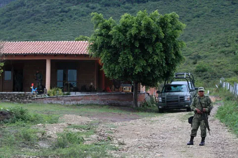 Consigna MP Federal a detenidos en narcolaboratorio