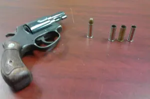 Estatales capturan a sujeto con armar en La Pedrera