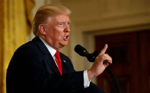 Casa Blanca considera “triste” que Clinton ataque a Trump en su nuevo libro