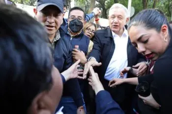 Amplia participación del contingente poblano en apoyo a la 4T