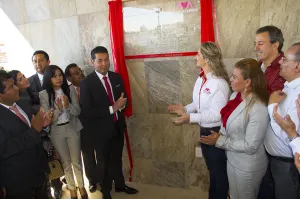 Néstor Camarillo e Isabel Allende inauguran Unidad Deportiva de Quecholac