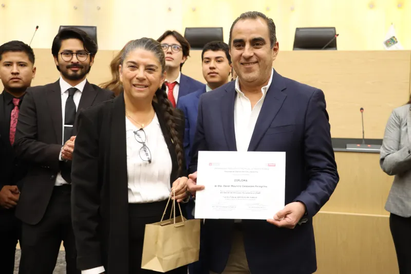 Encabeza el diputado Mauricio Céspedes Taller de Técnica Parlamentaria con jóvenes